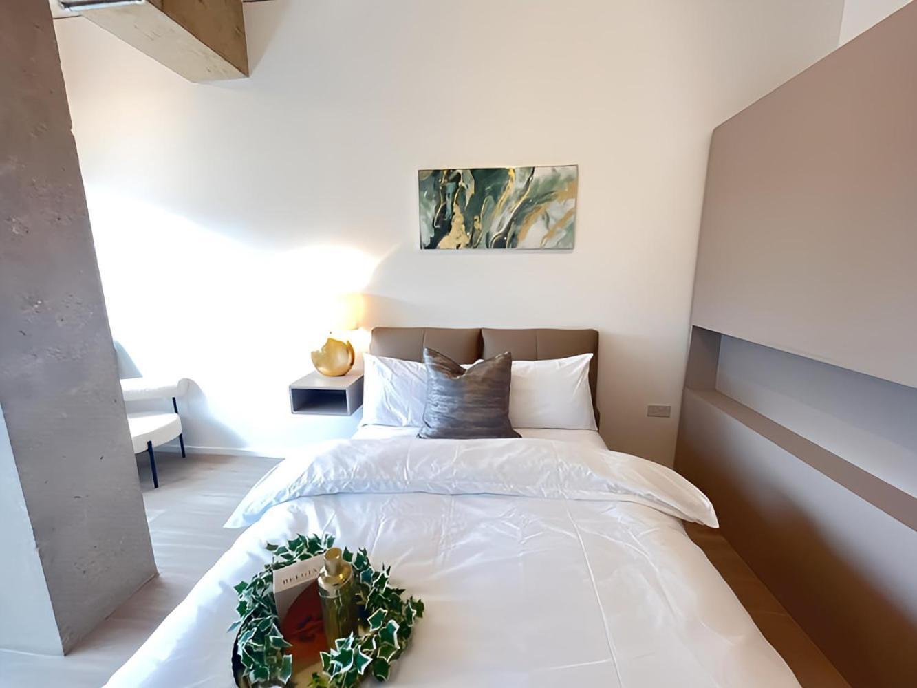 1Br Luxury Flat At Train Station - Long Stays Welcome - Just Ask ミルトン・ケインズ エクステリア 写真