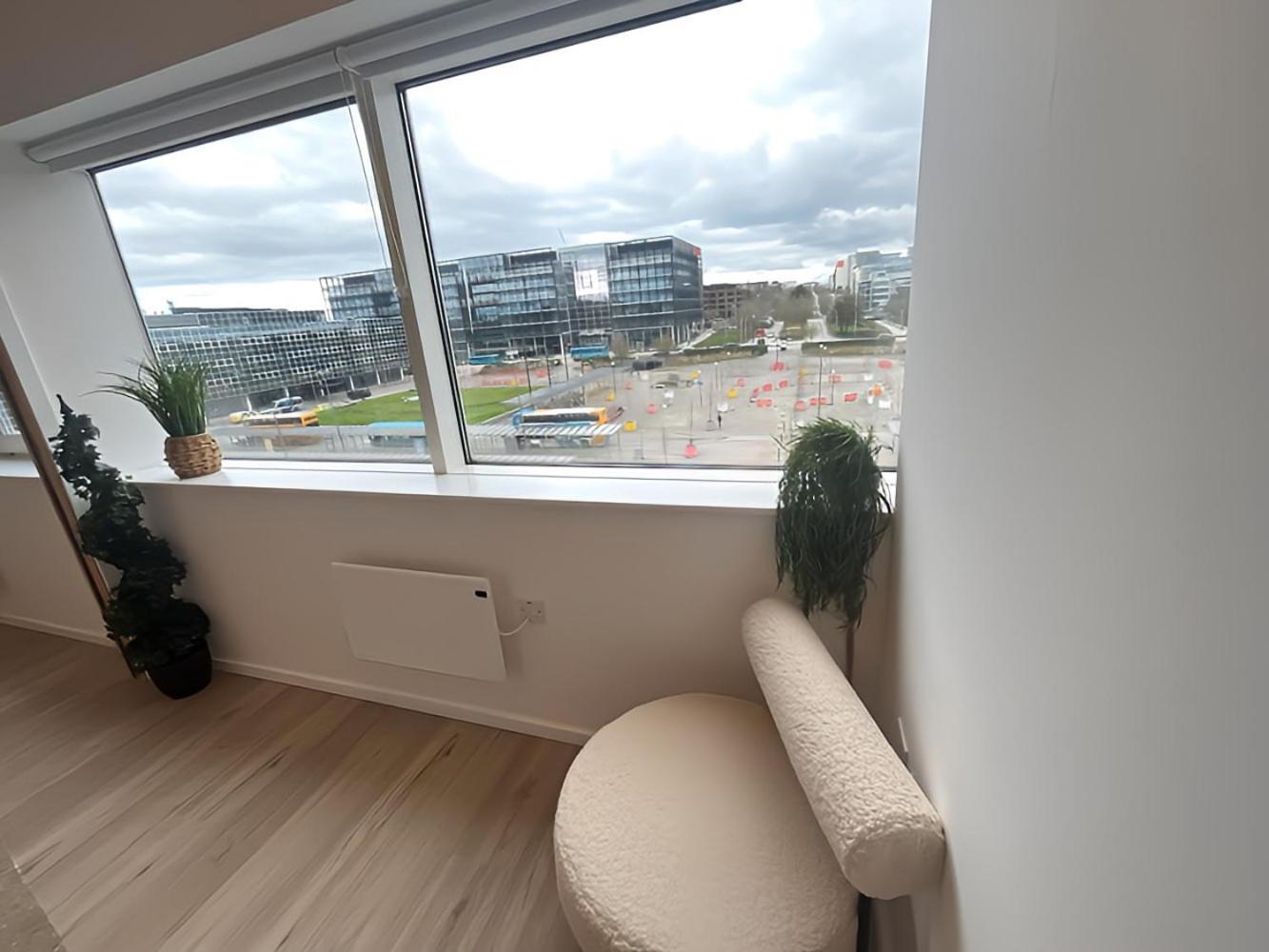 1Br Luxury Flat At Train Station - Long Stays Welcome - Just Ask ミルトン・ケインズ エクステリア 写真