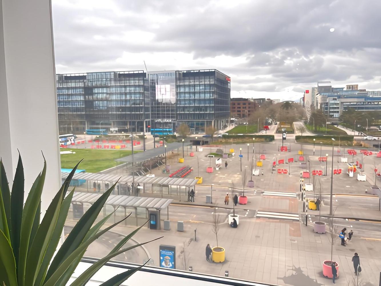 1Br Luxury Flat At Train Station - Long Stays Welcome - Just Ask ミルトン・ケインズ エクステリア 写真
